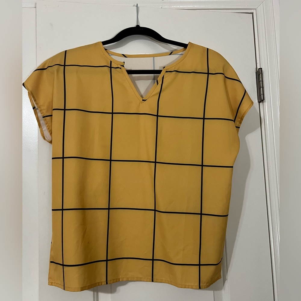 Yellow and Black Shirt Sleeve Shirt